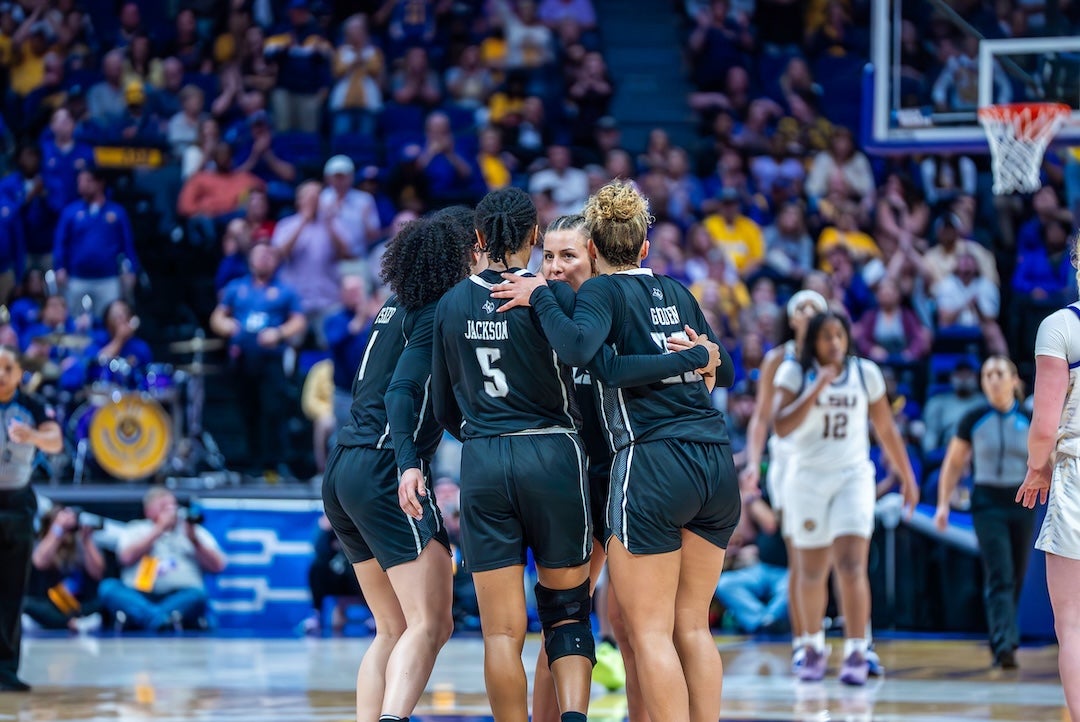 Owls soak in NCAA Tournament experience, go toe-to-toe with defending